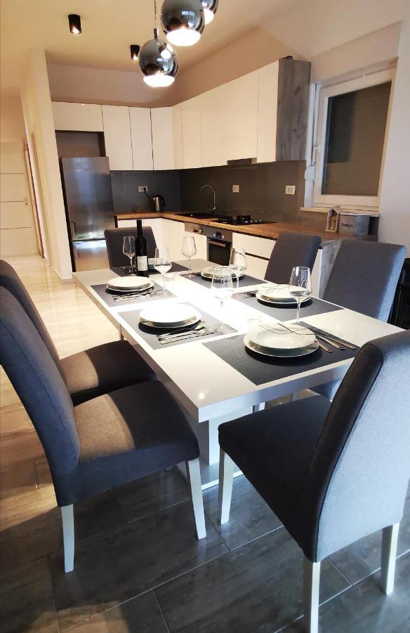 Cozy Comfortable Flat - Beautifull Panoramic View Makarska Esterno foto